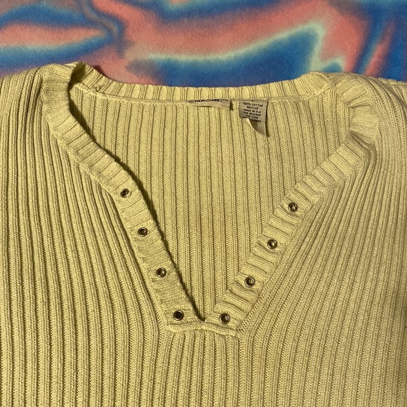 Light Green V-neck Sweater - Picture 2 of 3